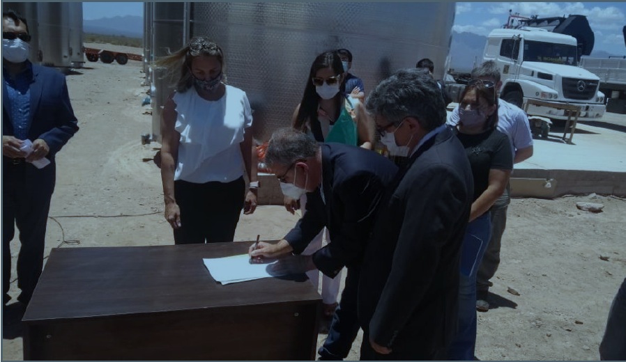 Firman las escrituras de la zona primaria aduanera en Tinogasta